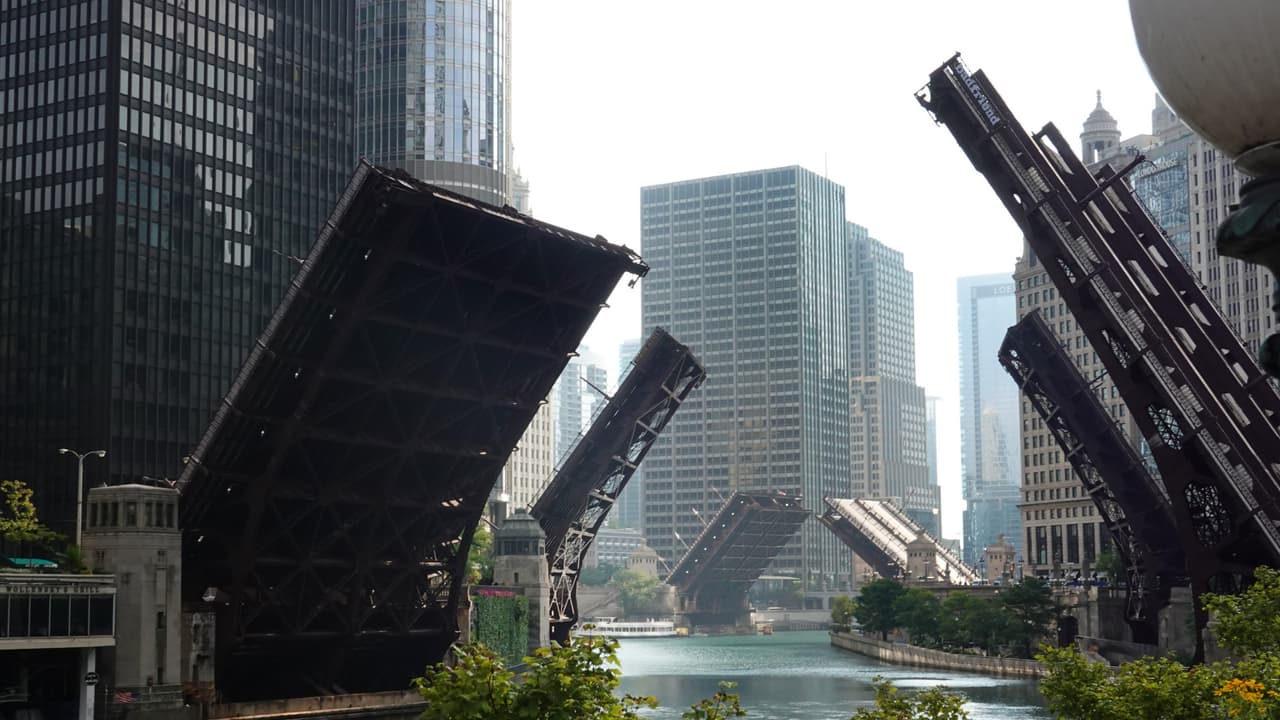 Descenso de temperatura y condiciones peligrosas en el Lago Michigan este martes.