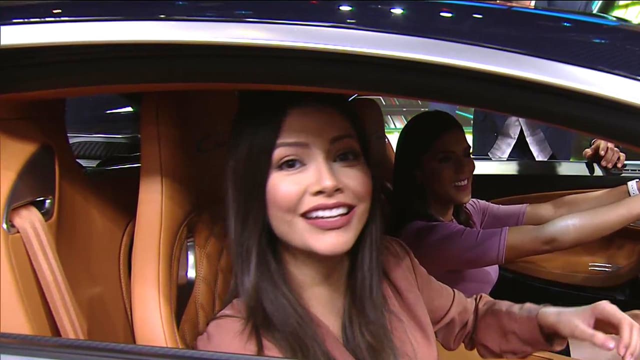 ¿Qué tal luce nuestra Ana? La verdad que le sienta bien estar en el Bugatti Chiron.