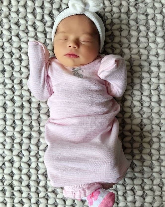 Después de 13 horas de labor de parto, la hija de Ingrid Martz llegó a este mundo el miércoles 22 de mayo de 2019.