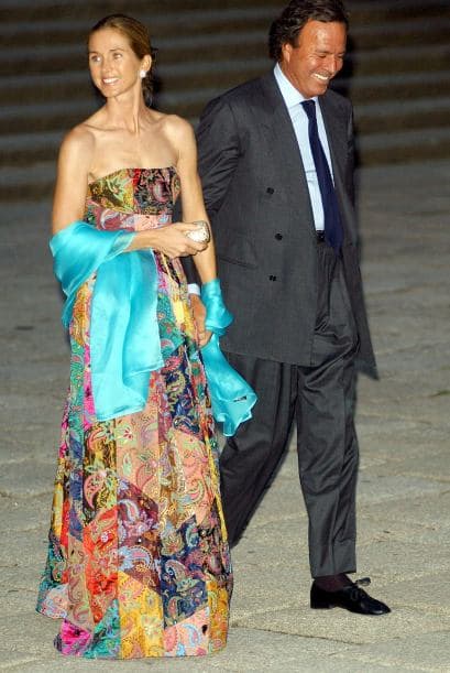 Casi lo mismo que se llevan de diferencia, pues el cantante 22 años mayor que ella.