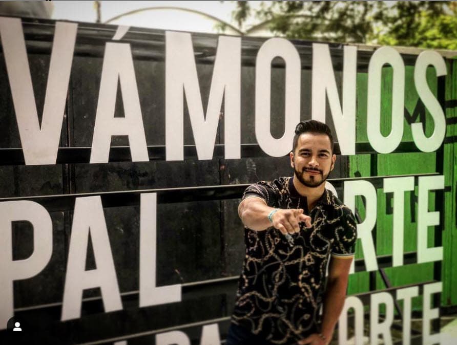 No solo ha incursionado en el género regional mexicano, también en la balada pop. 
<br>