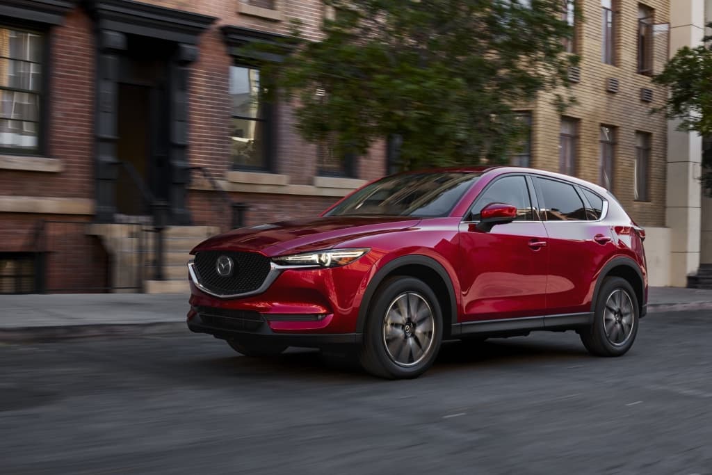 Mazda presentó la segunda generación de su popular CX-5 en el Auto Show de Los Angeles