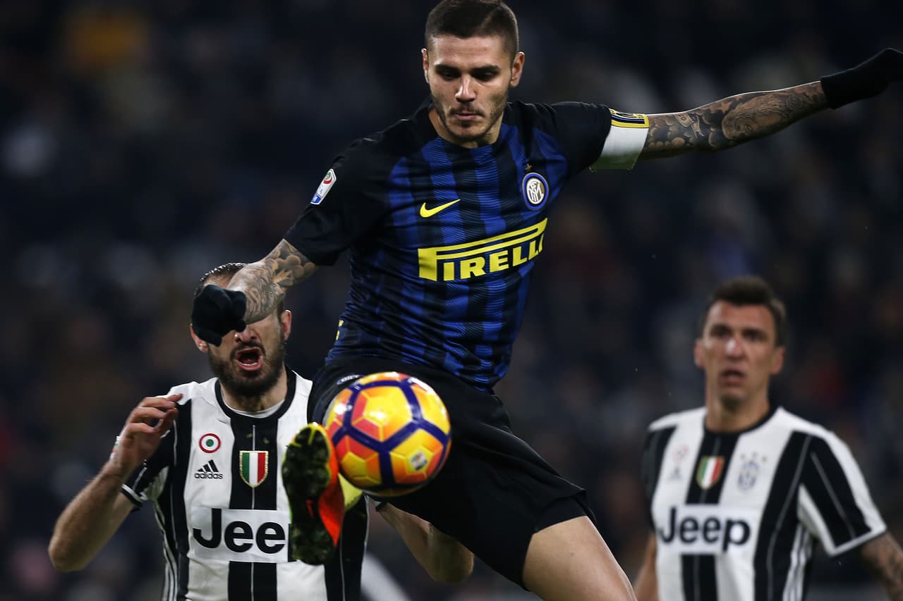 Mauro Icardi también superó los límites de la amistad con el también argentino Maxi López, a quien le terminó 'quitando' la esposa, en uno de los casos más mediáticos en Suramérica y en el fútbol italiano.