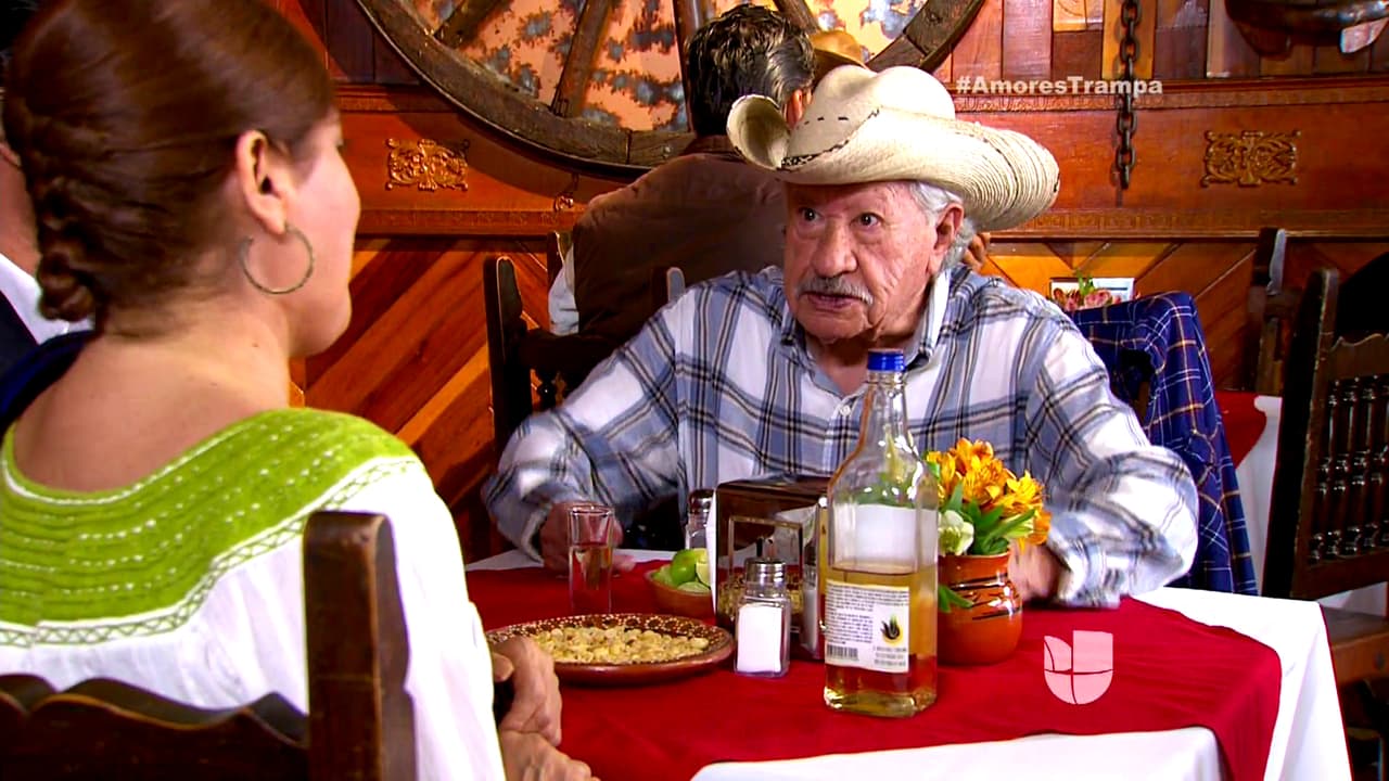 La gente del pueblo no tardó en reconocerlos y saludarlos.
