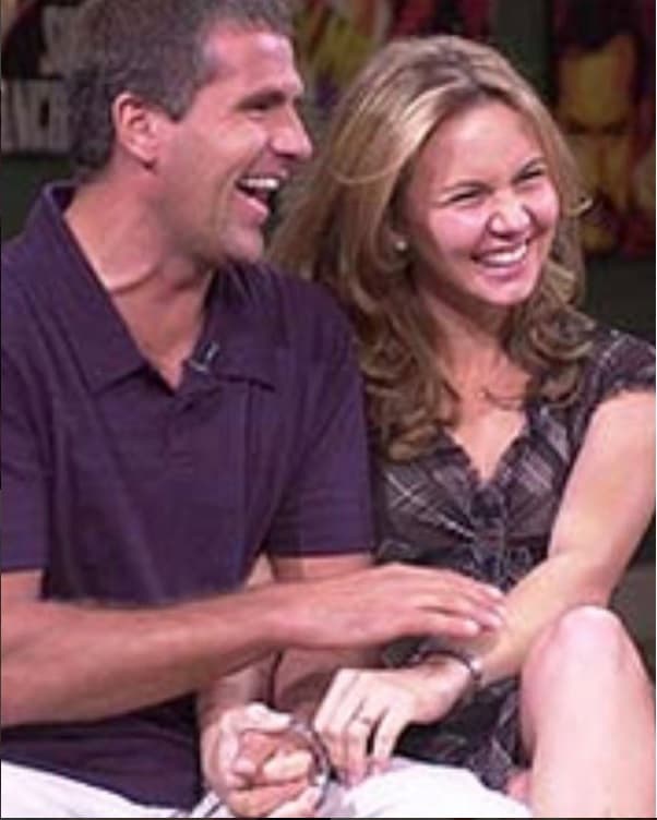 Michelle Vieth recordó el peor escándalo de su carrera pues hace 13 años se difundió un vídeo sexual que le marcó su carrera y donde ahora señala a su entonces esposo, el también actor Héctor Soberón como el culpable de la distribución de ese material, además de asegurar que él es el hombre que aparece con ella teniendo intimidad.