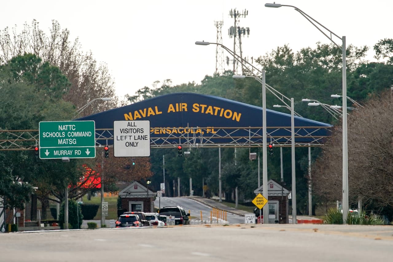 El FBI maneja la hipótesis de que el tiroteo en la base naval de Pensacola "fue un acto de terrorismo"