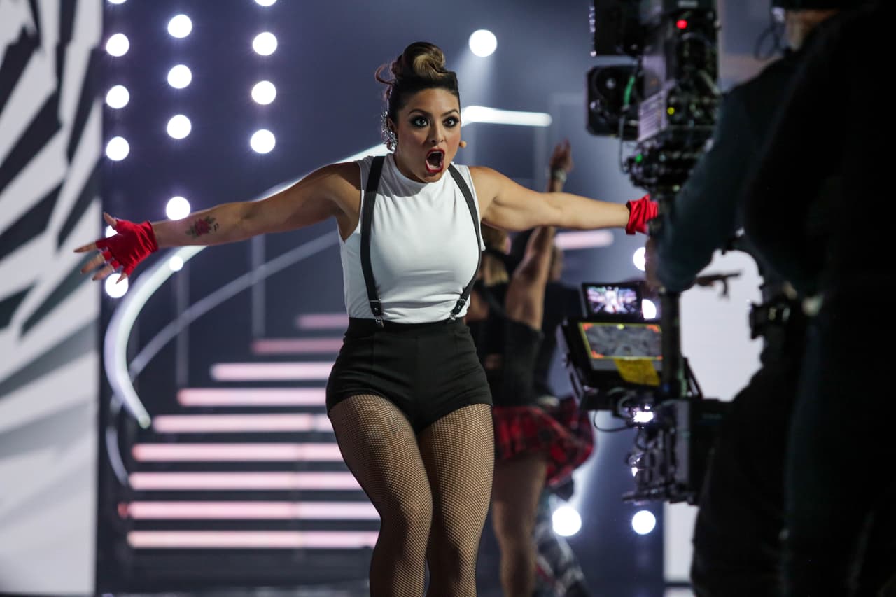 ¿Ruda? ¡Rudísima! En verdad que sólo le faltó el pelo platinado.