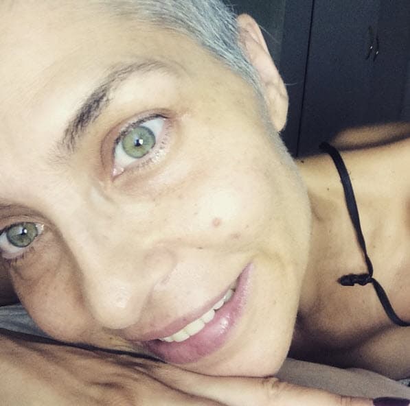 "Cuando te dicen que tienes cáncer se te viene el mundo encima, yo iba para un tratamiento para ser madre y salí con este diagnósico que me cambió la vida por completo", confesó en redes sociales.