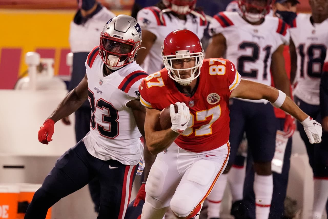 Patrick Mahomes y los Kansas City Chiefs vencen en casa 10-26 a los Patriotas y continúan con el paso perfecto en la temporada 2020.