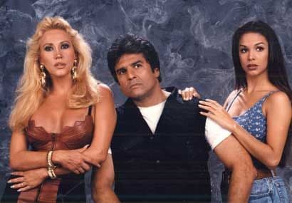 Sin embargo, el verdadero éxito en las telenovelas para Bibi llegó en 1993 al protagonizar 
<a href="http://www.univision.com/programas/super-momentos-de-novela/mira-como-luce-el-elenco-de-dos-mujeres-un-camino-23-anos-despues-fotos" target="_blank"><b>'Dos Mujeres, un camino'</b></a> al lado de Laura León y Erick Estrada.