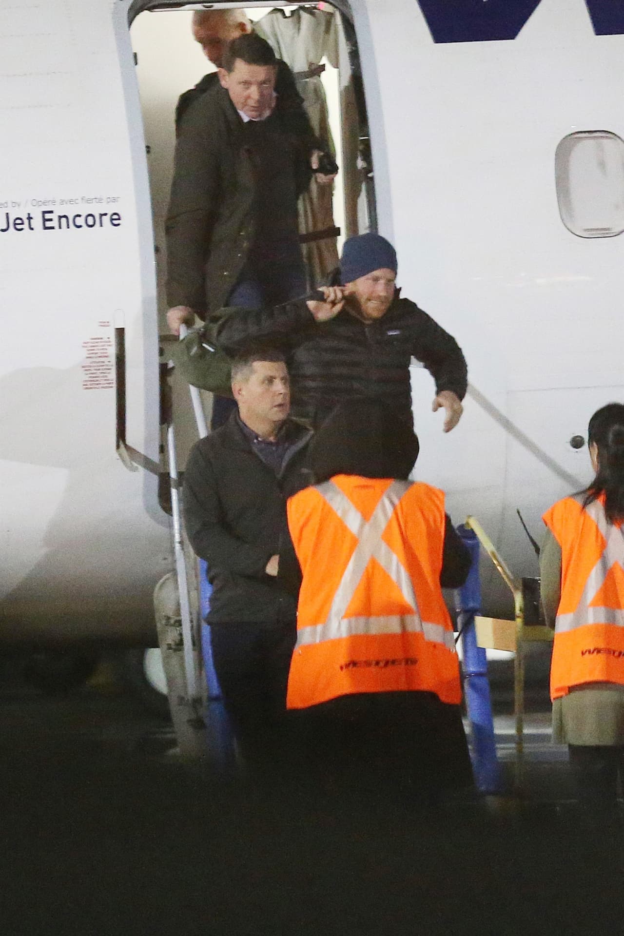 Protegido por 5 guardaespaldas, el príncipe tendría que realizar un viaje de 10 minutos hasta llegar a la residencia donde lo esperaban su esposa e hijo.