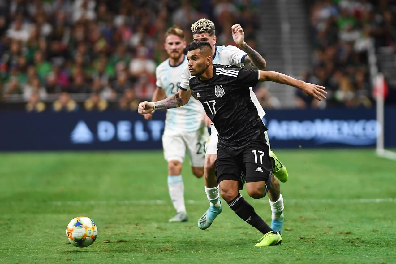 Jesús Corona desbordó algunas ocasiones, pero no consiguió hacer daño.