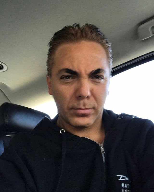 "Ellos lo saben, entonces, claro que va a haber reclamos en el futuro, supongo, pero hoy no, hoy están con sus mamás, están en el colegio. Y yo trato de cumplir lo más que puedo. No soy un padre muy presente, no me considero un buen padre, me considero un padre que cumple", declaró a Quién.
<br>