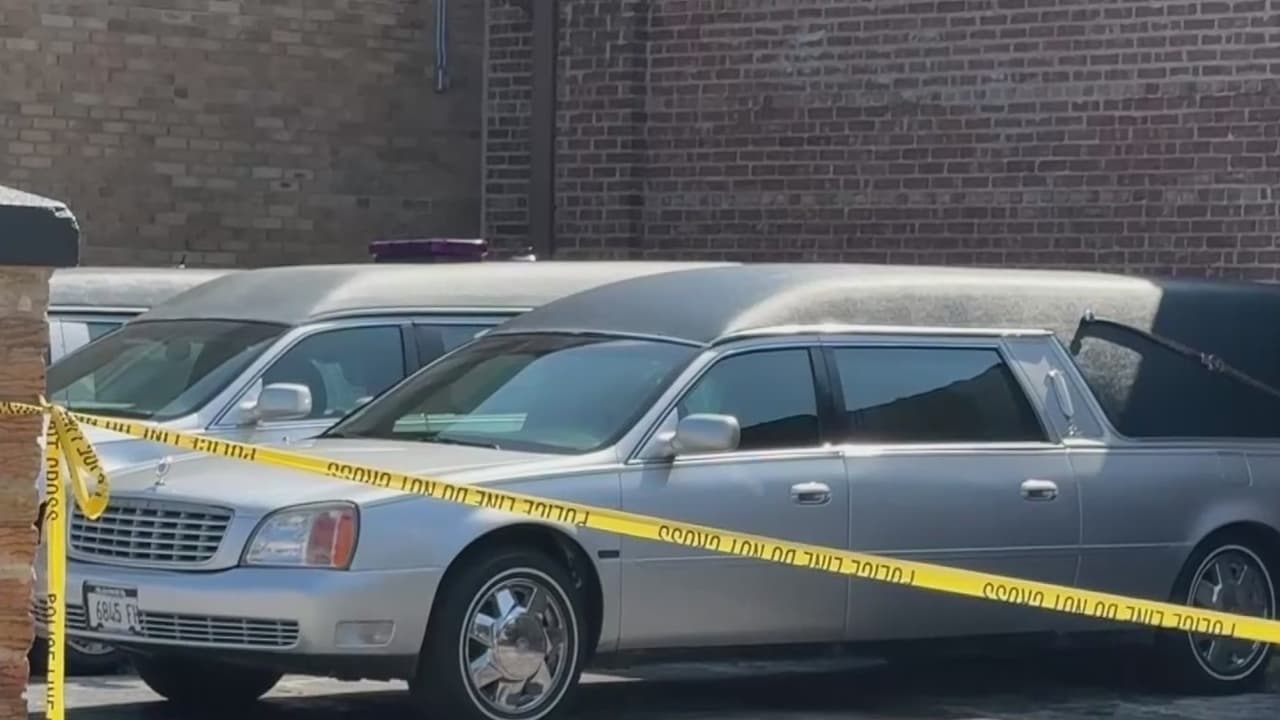 Autoridades de Chicago investigan el hallazgo de más de 50 cuerpos en descomposición en una funeraria
