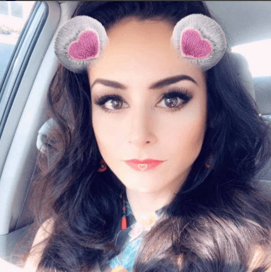 Aún con orejitas de oso, luce guapísima.