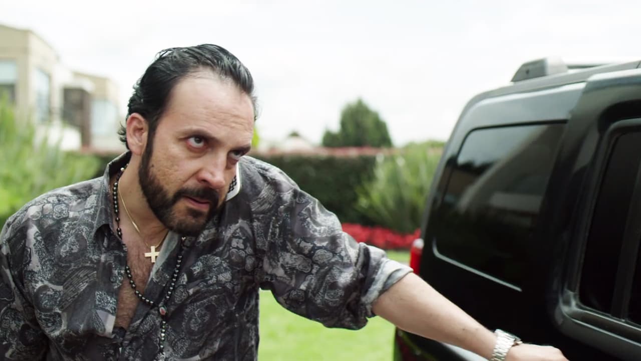 From his safehouse in Cuernavaca, Morelos, 
<b><a href="http://www.univision.com/series/el-chapo/antonio-de-la-vega-is-arturo-bernal-leyda-in-el-chapo">Arturo Bernal Leyda</a></b> was feeling anxious because he had been attacked. He asked ‘El Cano’ to act.