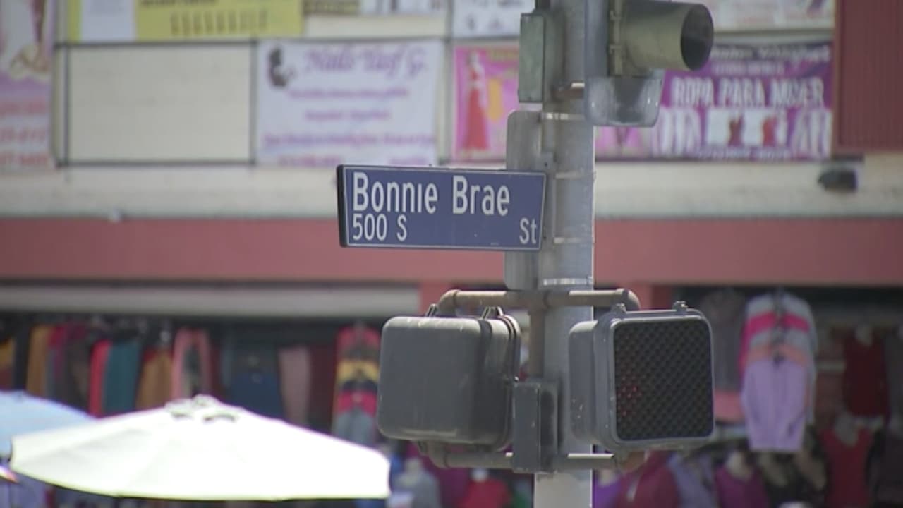 <b>"Veníamos hablando en videollamada.</b> Él venía muy feliz, muy tranquilo y contento para la casa porque venía a darle la sorpresa a su esposa que salió temprano, sin saber que la sorpresa se la llevaría él", agregó Douglas.