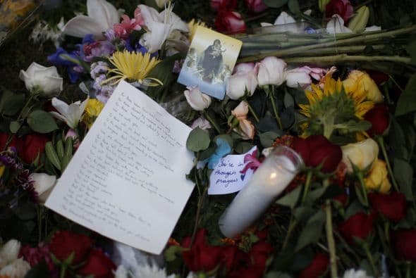 Mensajes de despedida a los estudiantes que fallecieron.