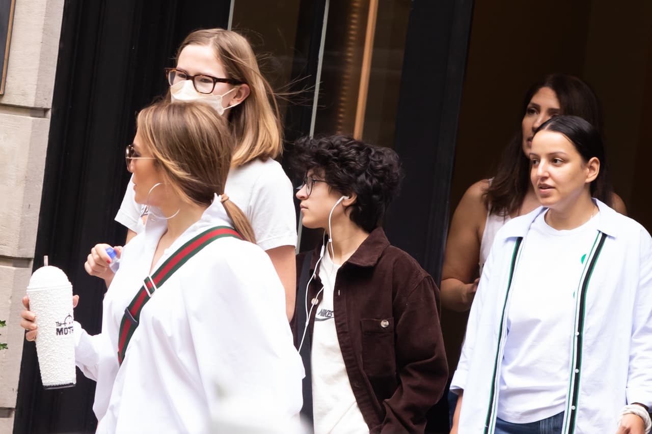 De hecho, las dos fungieron como testigos la noche en que sus famosos padres contrajeron nupcias en una capilla de Las Vegas. 
<br>