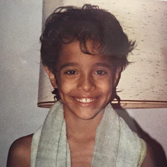 Por si fuera poco, entre las actividades que ha desarrollado profesionalmente también se encuentra el arte visual.