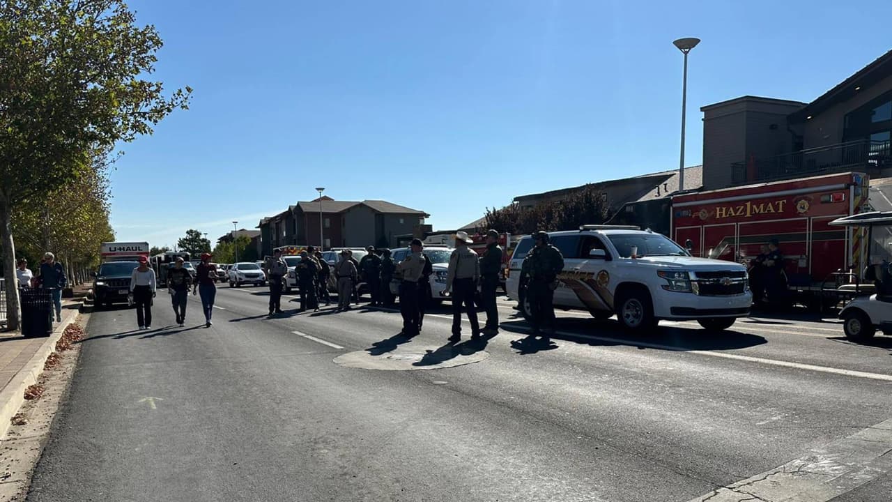 Seguridad entorno al evento de Donald Trump en Prescott Valley, Arizona, este domingo 13 de octubre.