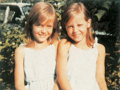 De niñas 
<b><a href="http://www.univision.com/temas/gaby-spanic">Gabriela</a></b> y 
<b>Daniela</b> eran muy parecidas.