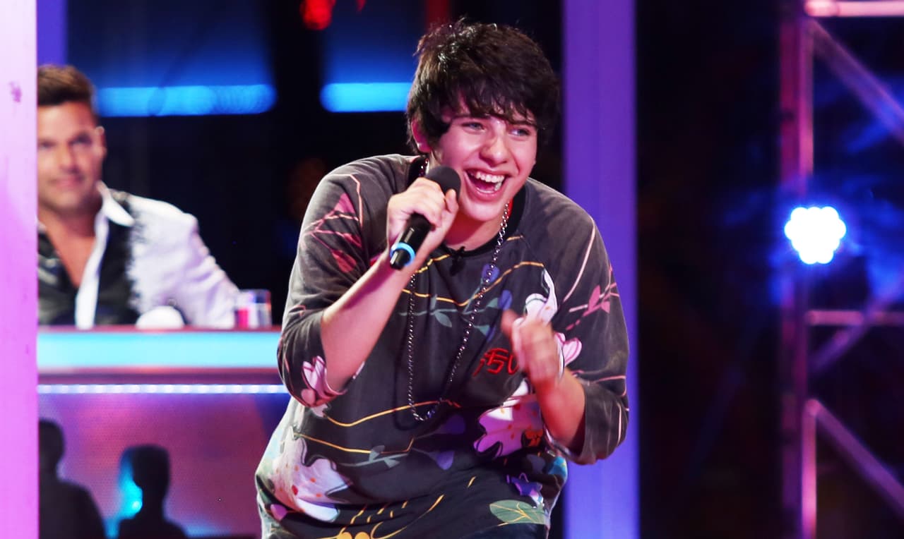 El chico de San Antonio es seguido por miles en las redes sociales, ya tiene unos cuantos fan clubs y ahora viene a conquistar La Banda.