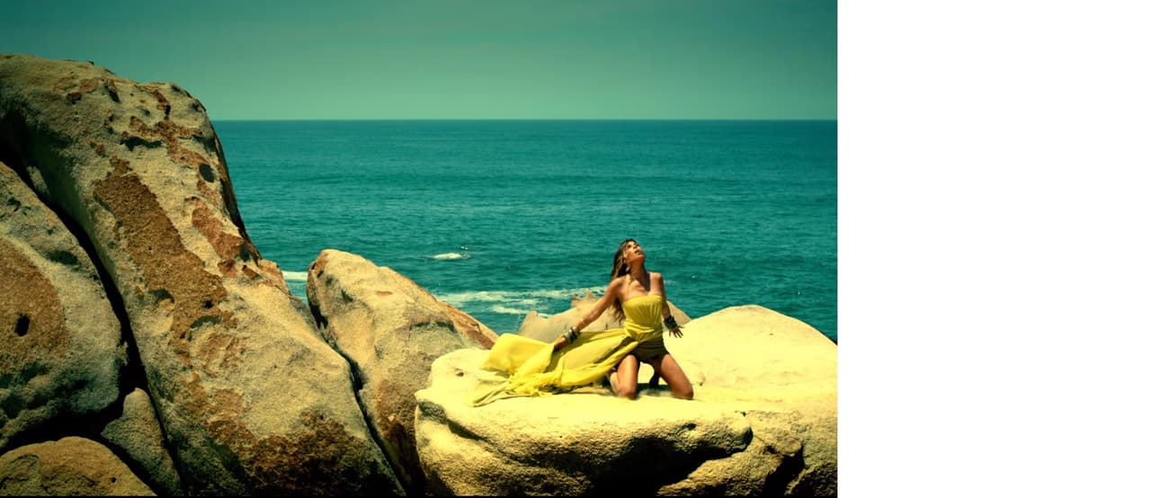 La cantante lanzó este video en el 2012, siendo el primer sencillo de su cuarto disco llamado: 'Catarsis'.