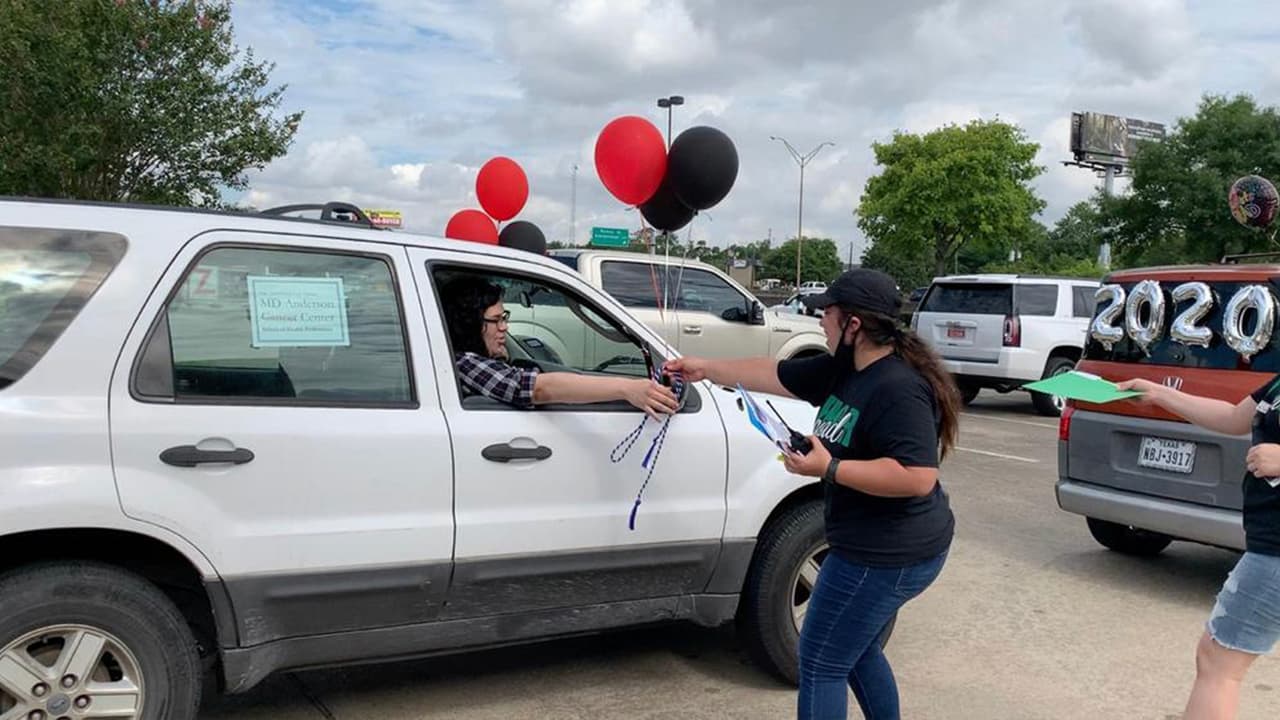 Rumalda Rivera, organizadora de este desfile para los 531 graduandos.