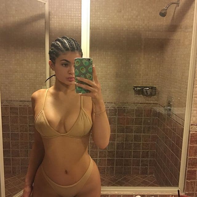 Kylie llega a los 19 años más guapa que nunca.