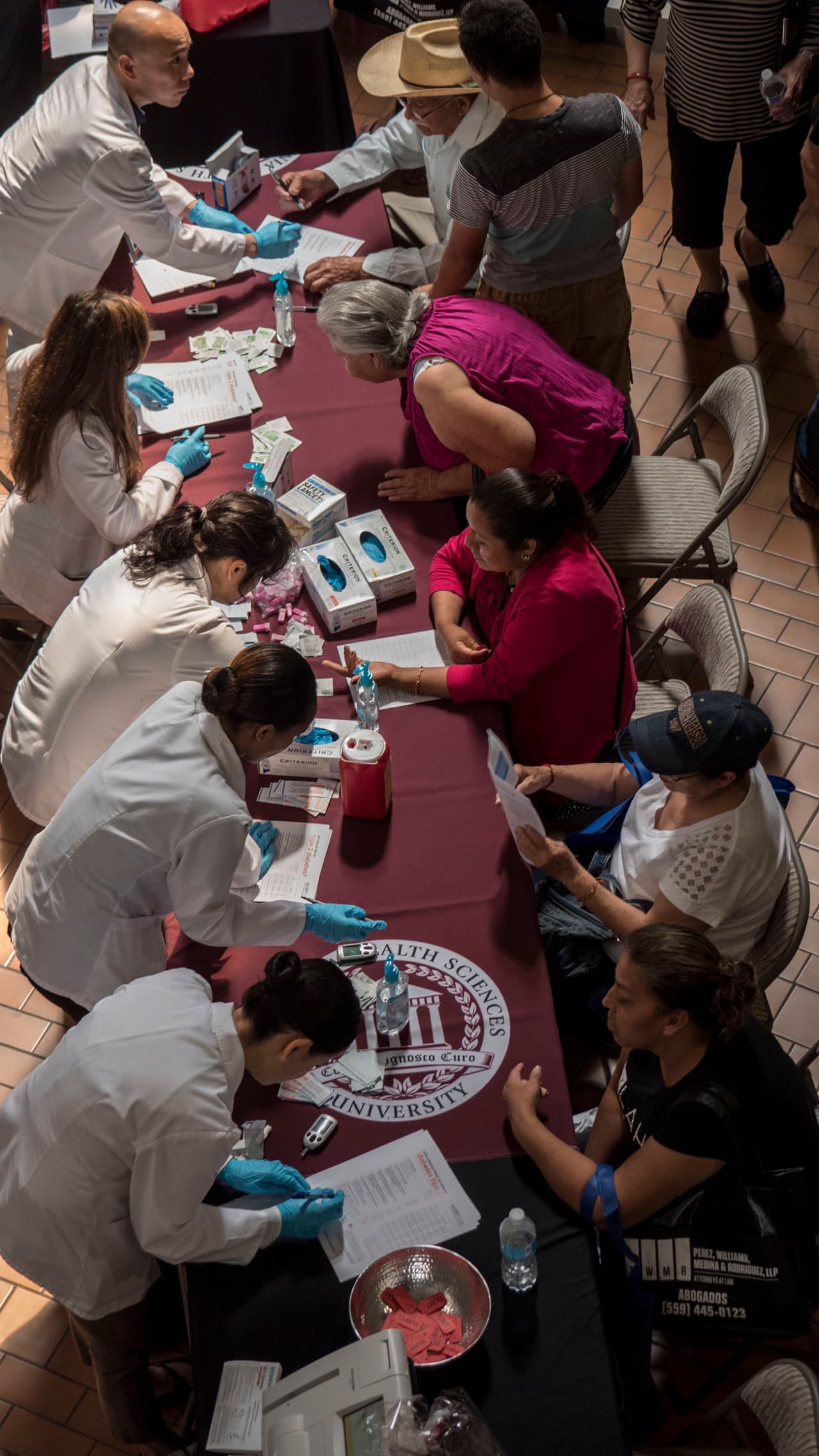 Varias organizaciones y clínicas se unieron para ayudar a la comunidad.