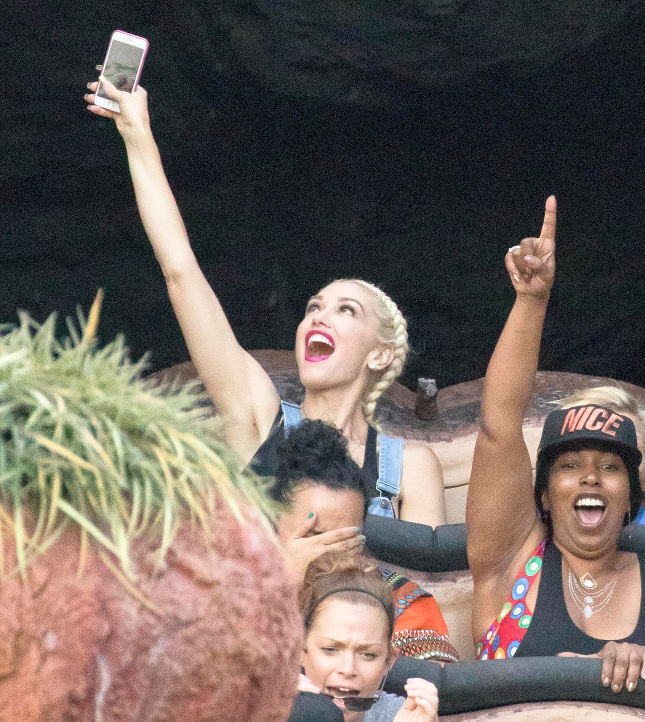 ¡También se subió a las atracciones!