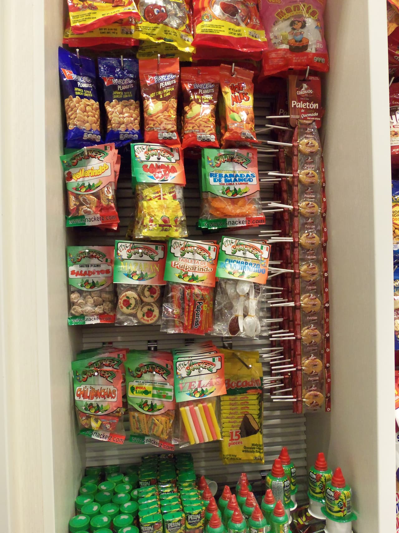 Así se festejó la inauguración de la tienda de Univision en LAX