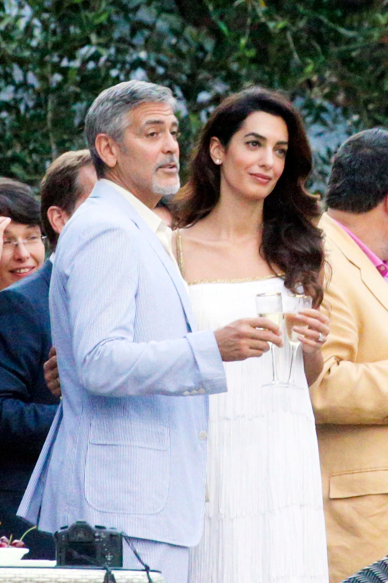 El matrimonio Clooney lució impecable y feliz en su gala benéfica.