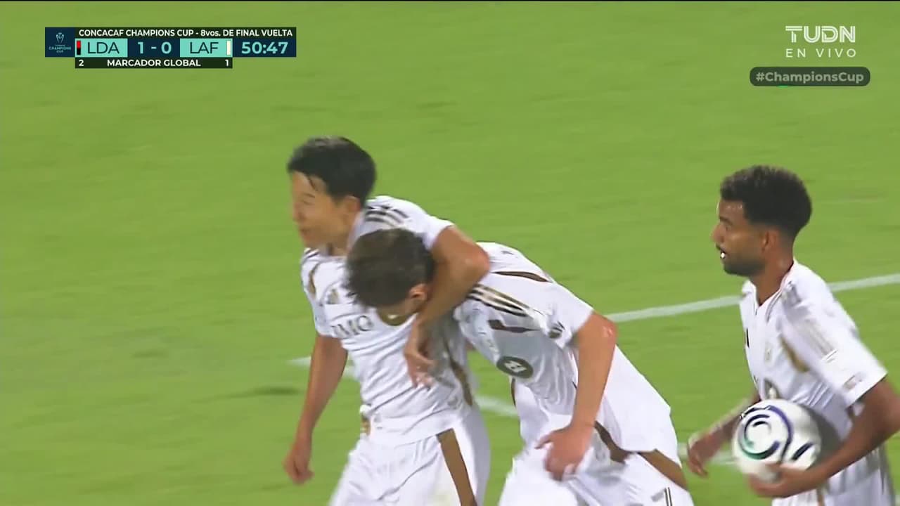 ¡Golazo del LAFC! Ordaz manda el balón al fondo de la red y pone el 1-1