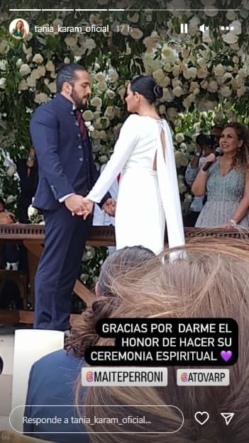“Tania Karam, que es especialista en ángeles, les hizo después de [la boda] civil, una ceremonia de ‘alma a alma’, de ‘corazón a corazón’, que todos lloramos”, informó la comunicadora. 
<br>