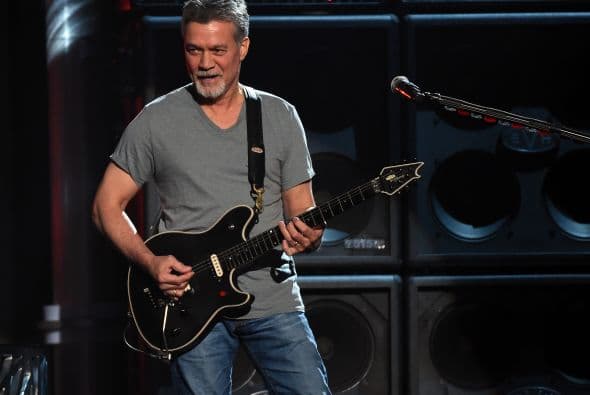 La banda Van Halen fue el primer número musical de la noche.