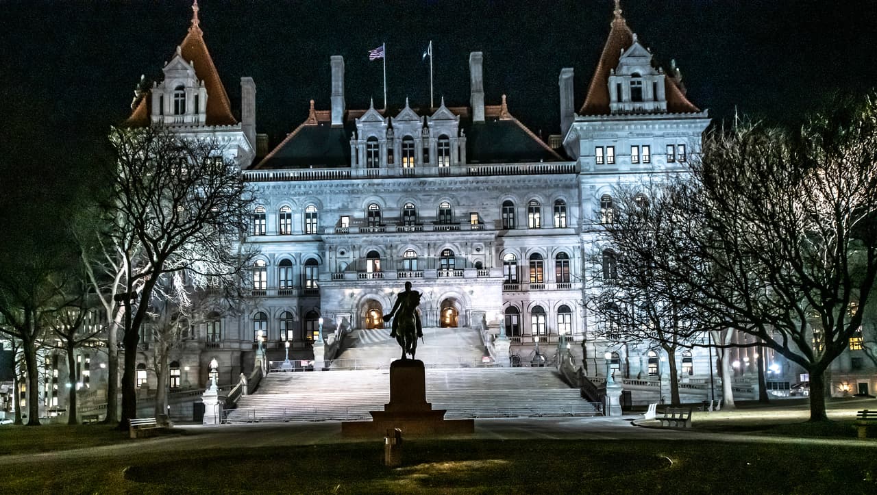 Indemnizan con $200,000 a mujer de Nueva York que fue violada debido a una fallida respuesta policial