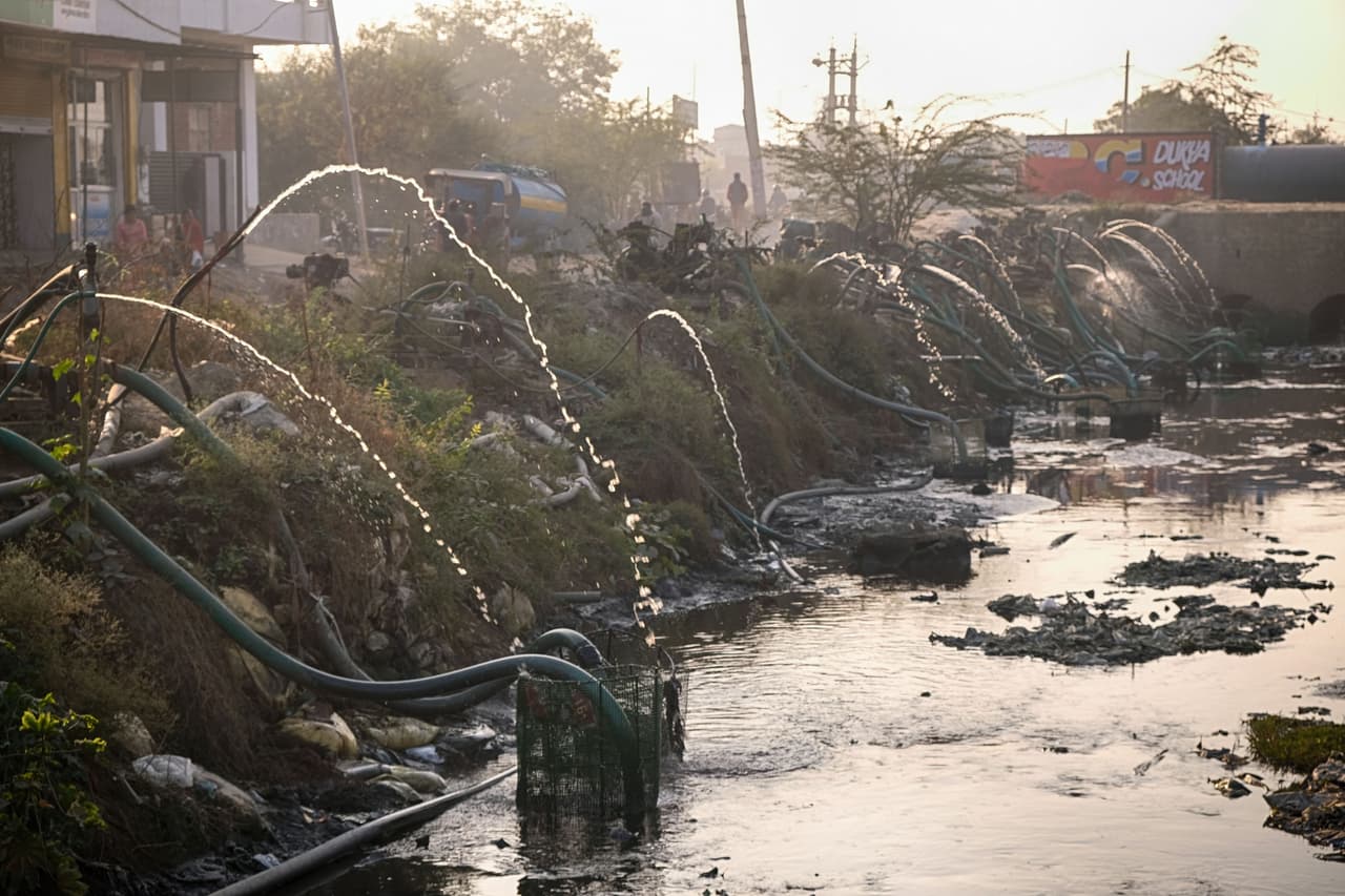 <b>Puesto 14: Jaipur, India. </b>3.5 millones de habitantes. Contaminación media anual por combustión: 104.6 microgramos por metro cúbico.
<br>