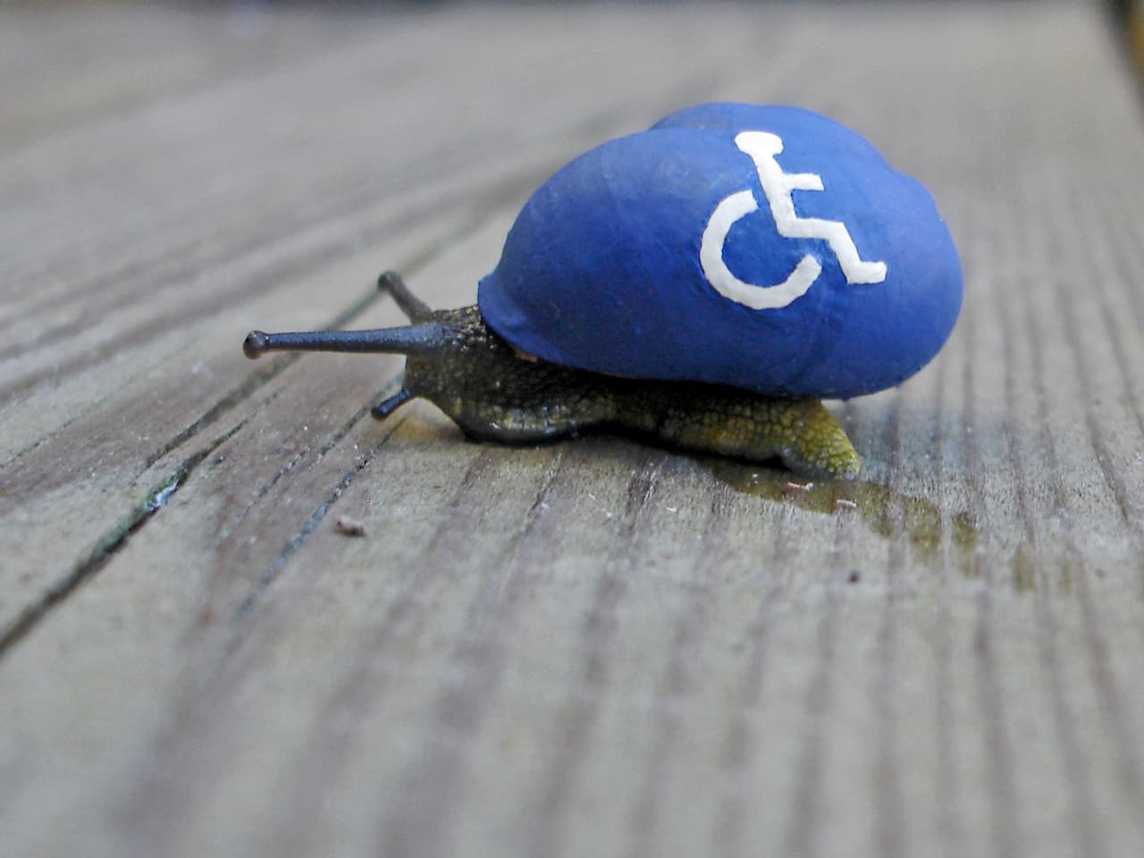 Muy lentamente, pero lo hace.