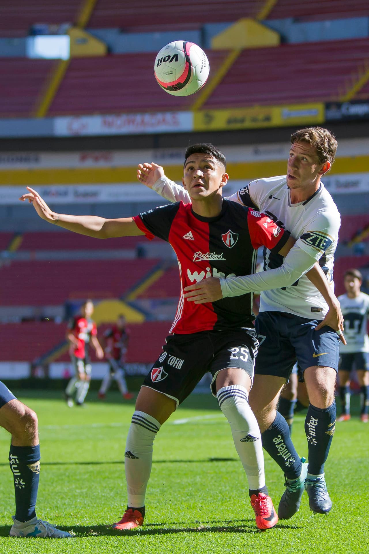 Otro que también saldría de la disciplina Universitaria con destino a los Venados sería Juan José Miguel.