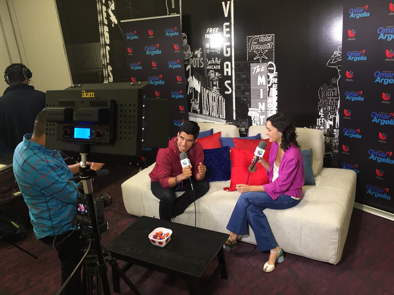 'El Gorritas' apoyando con las entrevistas.