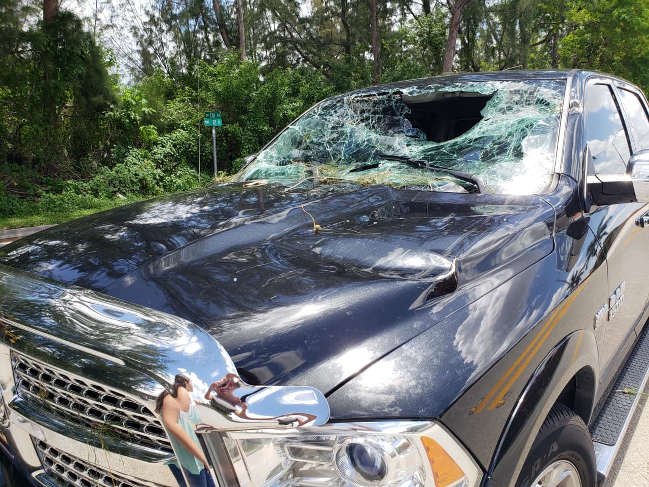 Afortunadamente la niña resultó ilesa y Ramos apenas recibió ligeros cortes en su piel.
<br>