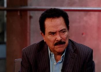 Otro artista afectado recientemente fue 
<b>Lorenzo de Monteclaro</b>, de 86 años, quien enfrentó complicaciones migratorias durante la gira de despedida de la cantante Chelo, titulada 'El adiós de una grande', en Texas. Esto se debe a que aún está en espera de la documentación requerida para ingresar a Estados Unidos.