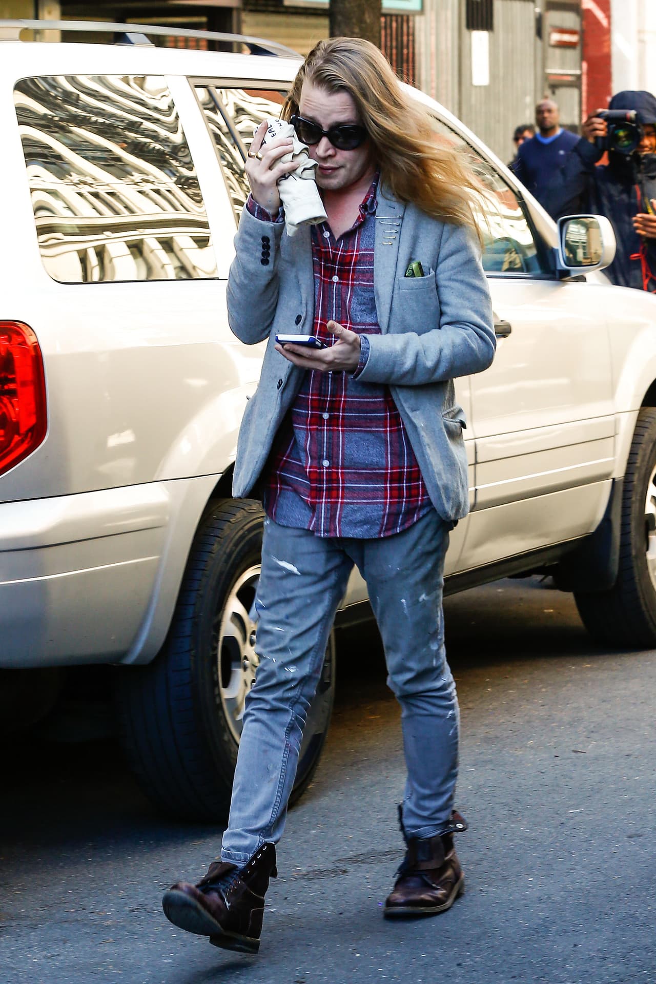 El actor de 35 años luce varios cambios en su imagen.