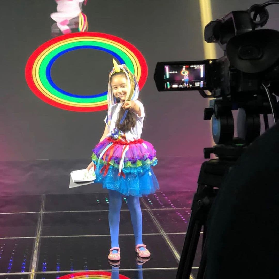 La conducción es otra sus actividades favoritas y actualmente tiene su propio canal de YouTube en el que presenta contenido infantil.