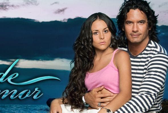 <b><a href="http://www.univision.com/temas/zuria-vega">Zuria Vega</a></b> y 
<b>Mario Cimarro</b> protagonizaron '
<b>Mar de amor</b>' el remake de la telenovela venezolana '
<b>María del mar</b>".