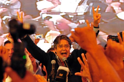 "He hablado ya con el secretario general de la OEA (Luís Almagro) y le he puesto en conocimiento de lo que está sucediendo hoy en el Ecuador", dijo Lasso.