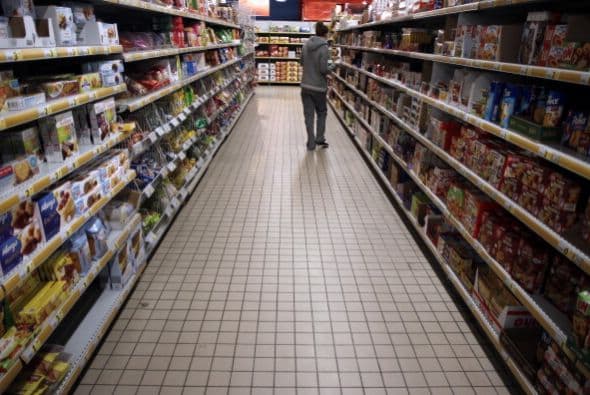 Aunque no lo creas, el piso tiene mosaicos más pequeños en partes de la tienda, sobre todo donde hay productos más caros para que pienses que avanzas más rápido por el pasillo.