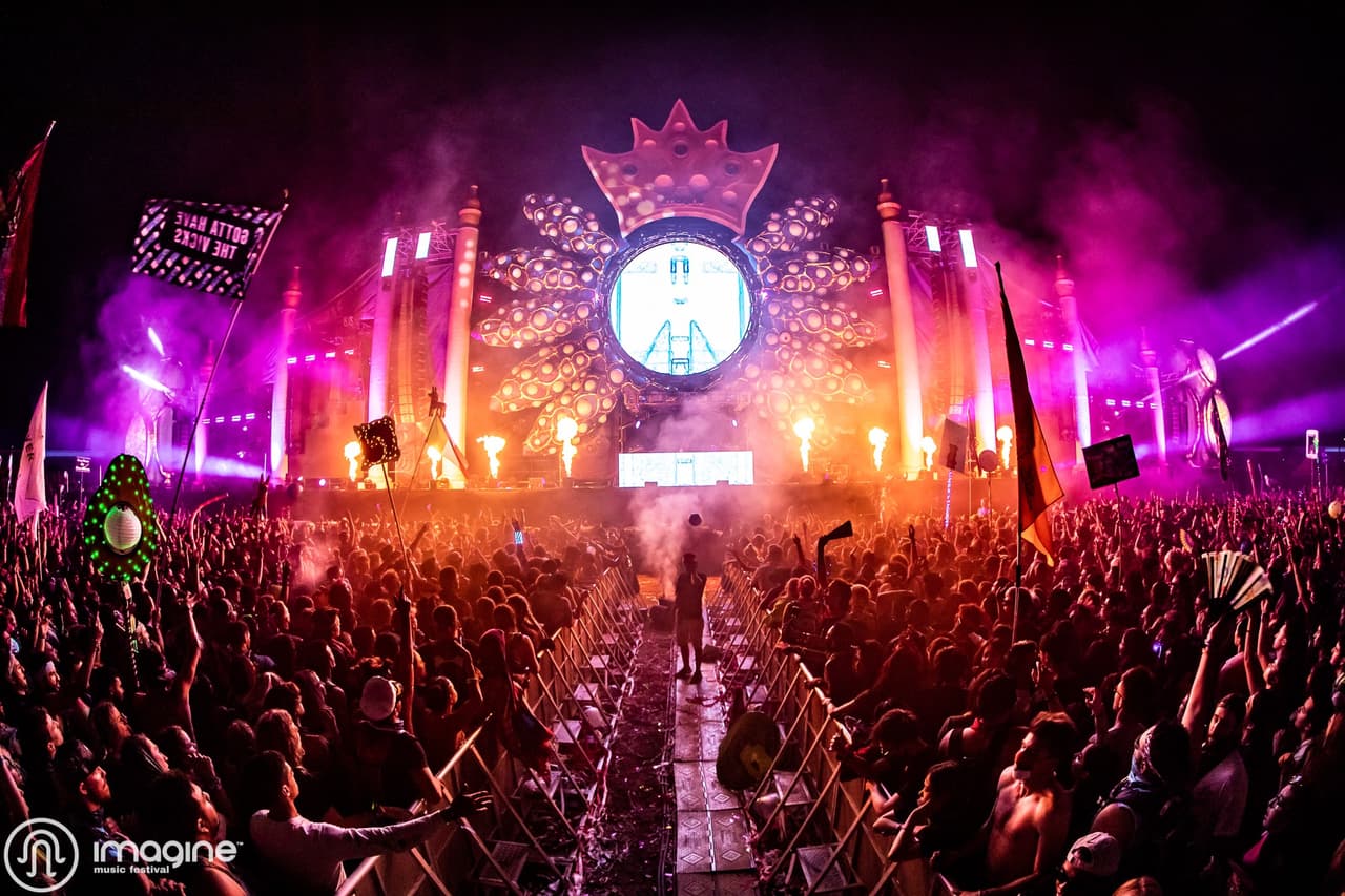 <b><a href="https://www.imaginefestival.com/">Imagine Festival Returns (15 al 18 de septiembre)</a></b>. El festival de temática acuática se llevará a cabo en un oasis orgánico, con tres días de los mejores DJ, artistas y actuaciones del mundo en escenarios diseñados por maestros, llenos de rico arte y decoración del océano, y todo cobra vida con la energía de los fanáticos del mundo entero.